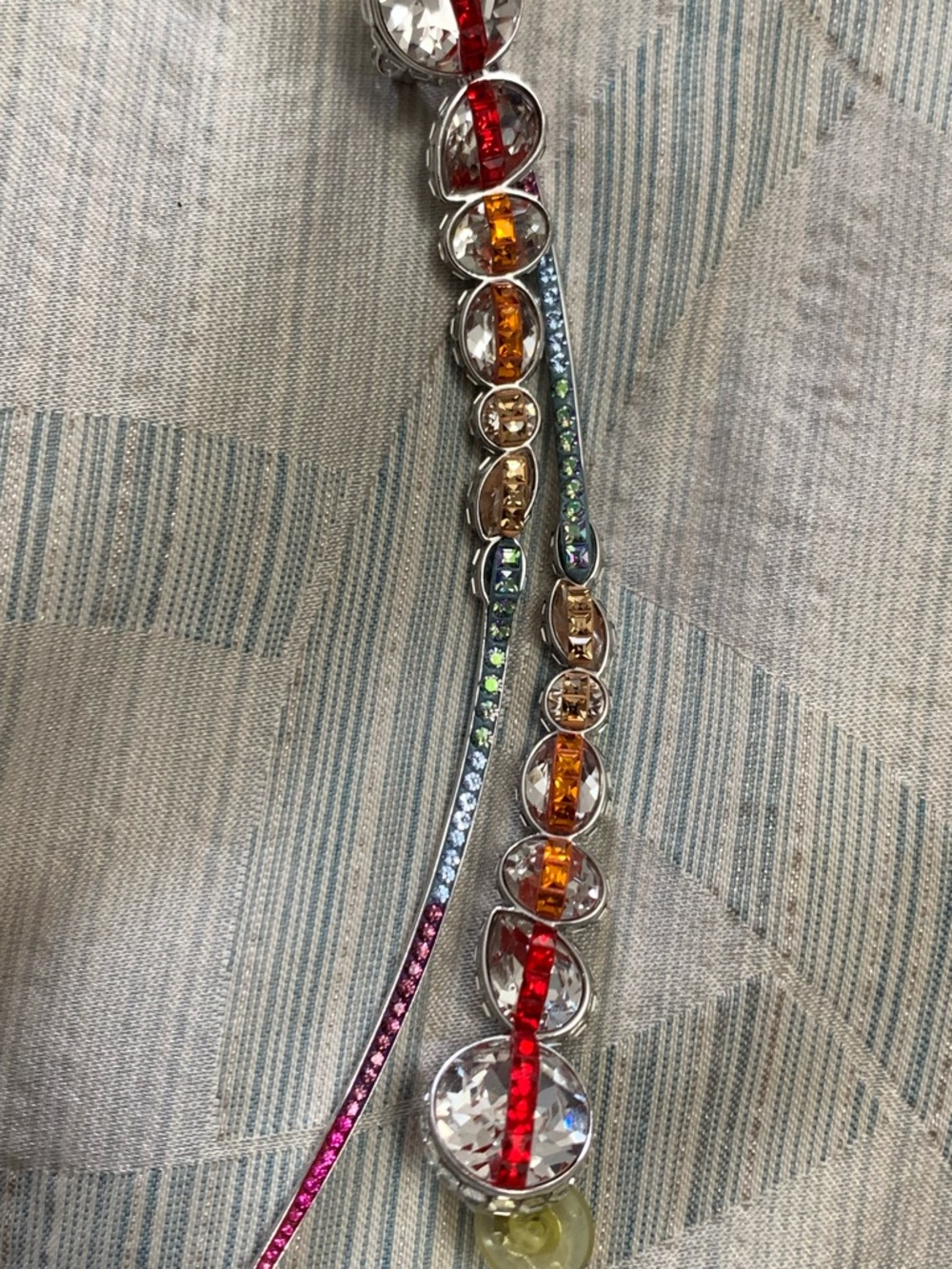 Ultra Rare Collector's Swarovski "Spectrum Shine" Crystal Linear Clip Earrings - Picture 15 of 16